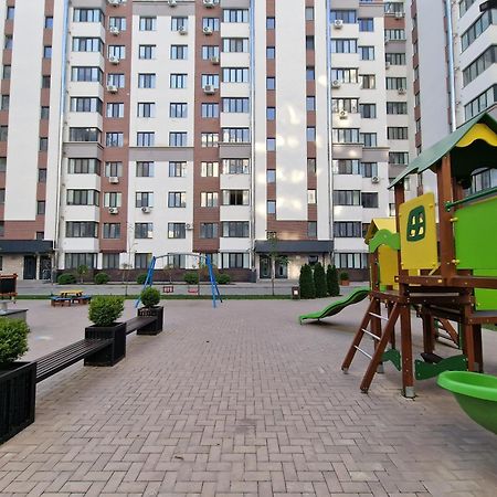 Center Candle Apartment Chisinau Exterior photo