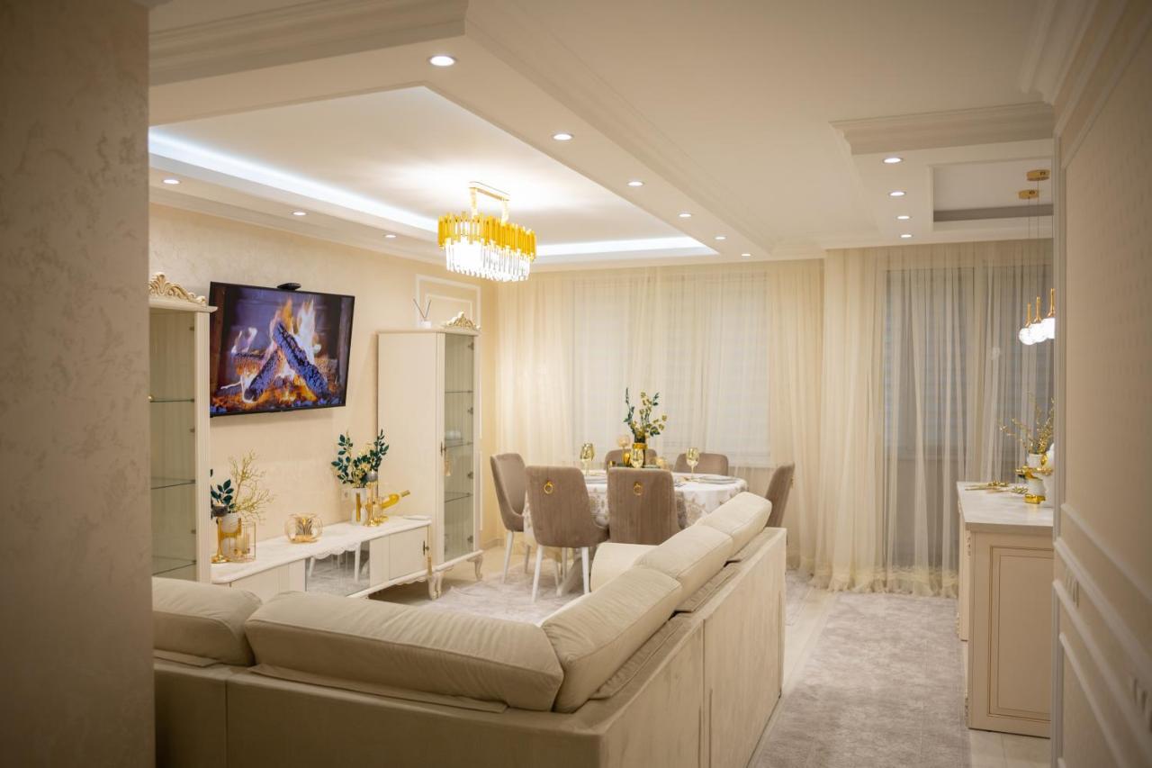 Center Candle Apartment Chisinau Exterior photo