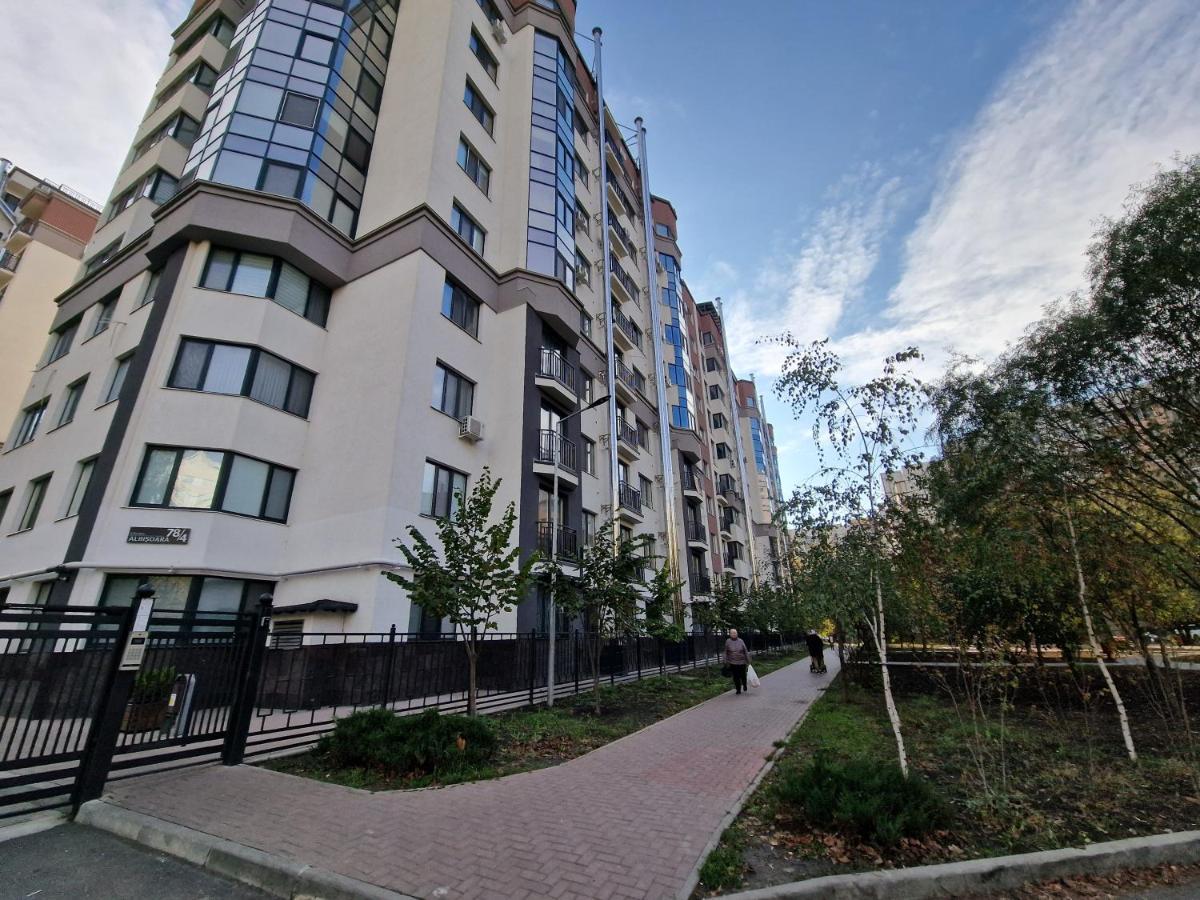 Center Candle Apartment Chisinau Exterior photo