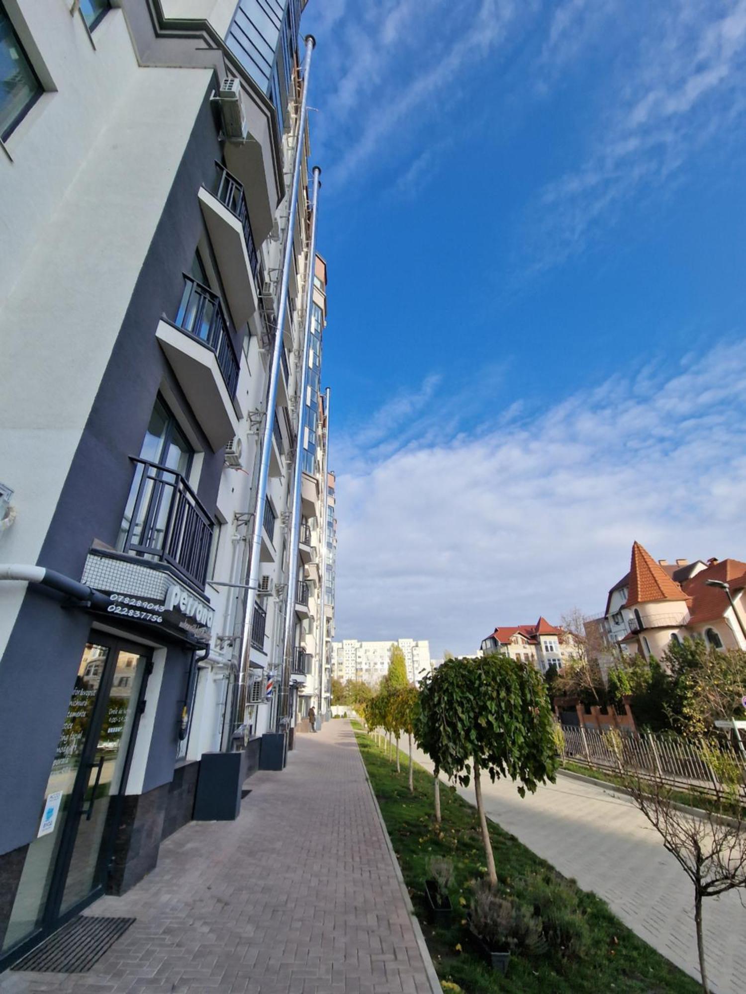 Center Candle Apartment Chisinau Exterior photo